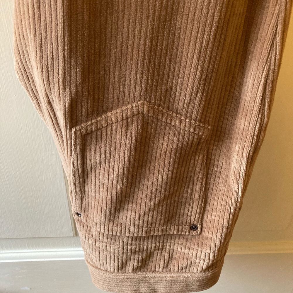 Hue Medium Skinny Cords Tan